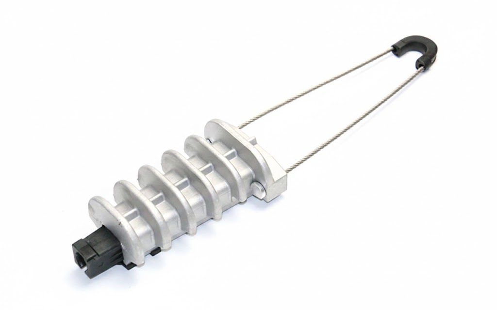 Anchoring clamp for optical fiber cable